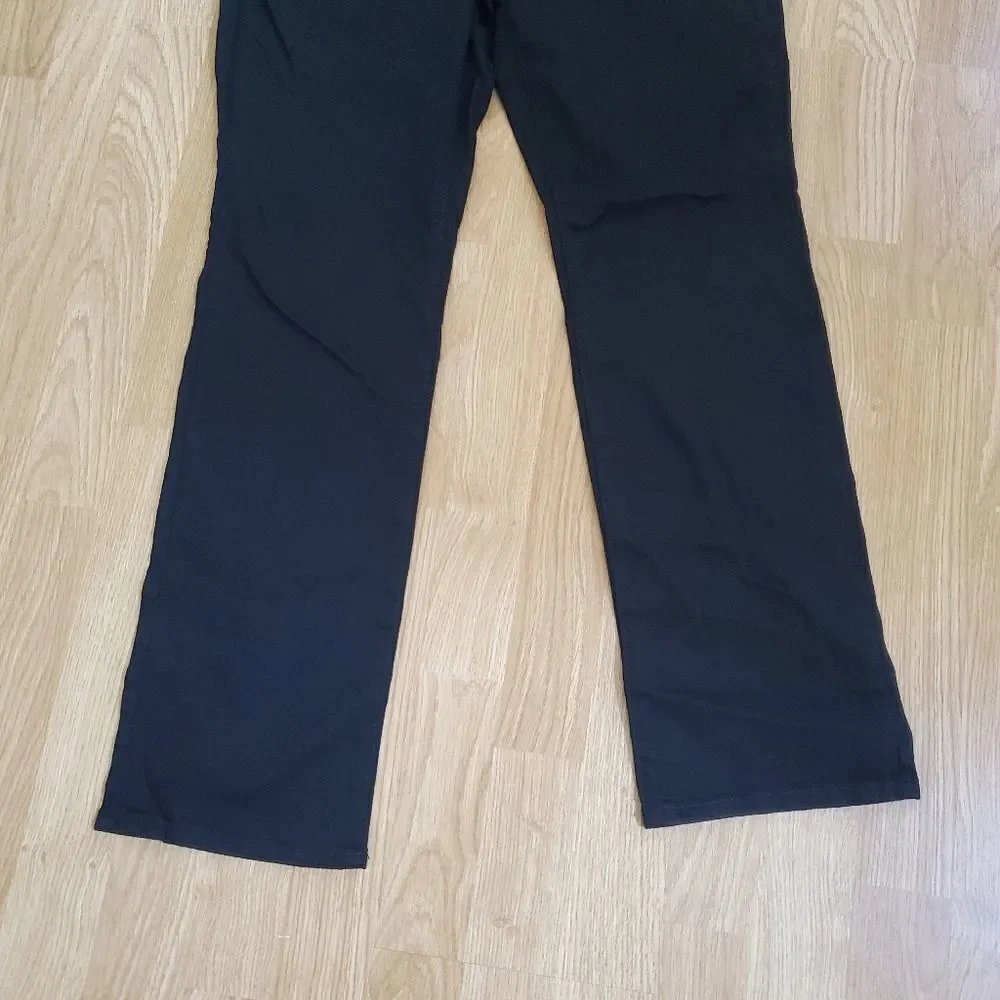 NYDJ Marilyn Straight Leg Jeans size 6 Petite in Black